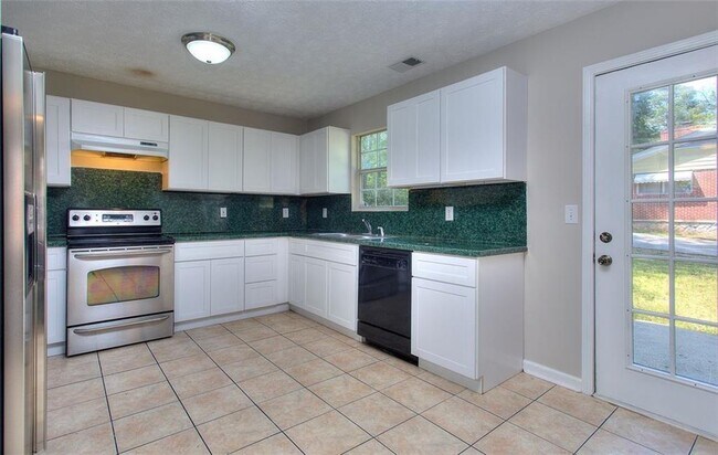 Building Photo - 4450 Anderson Rd