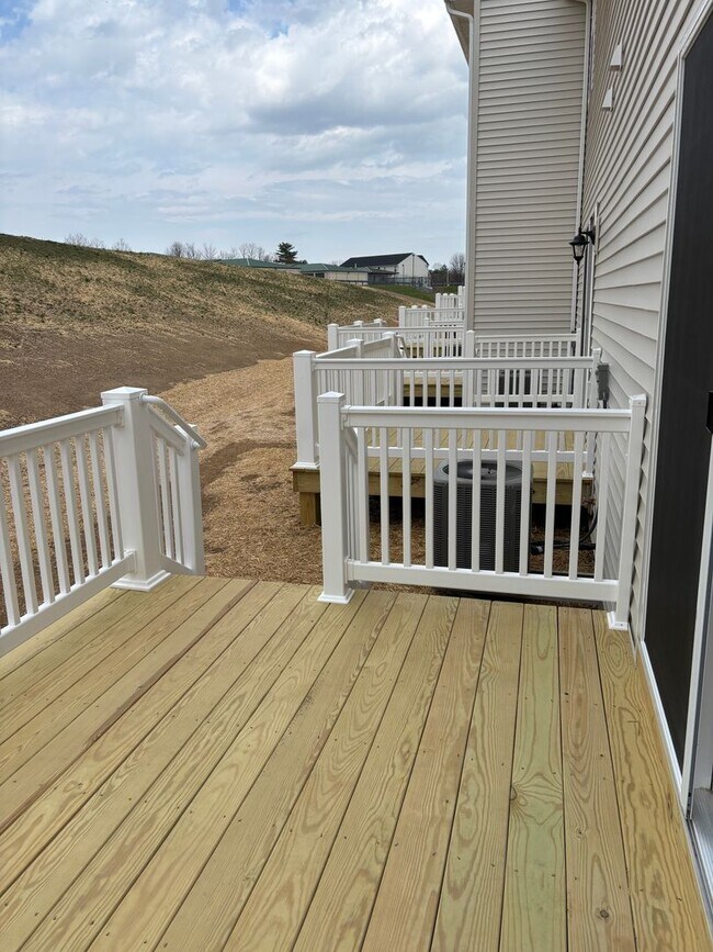 Building Photo - New Build! 3 Bedroom, 2.5 Bath NOW AVAILABLE!