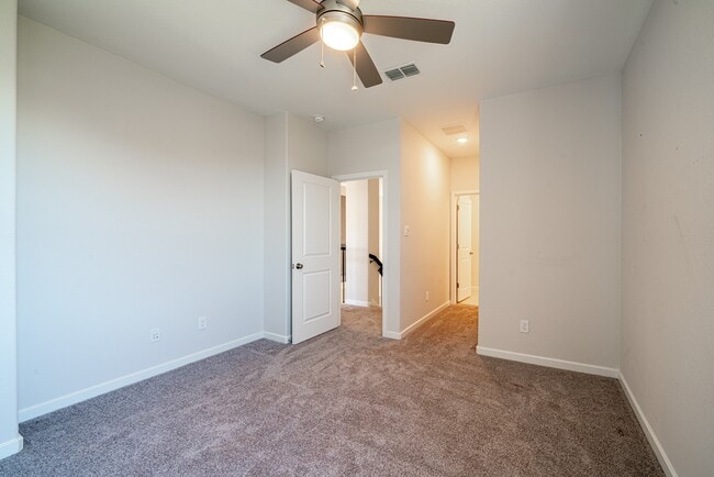 Building Photo - 4706 Llano Lp