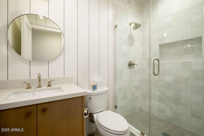 Building Photo - 5838 E Calle Del Paisano