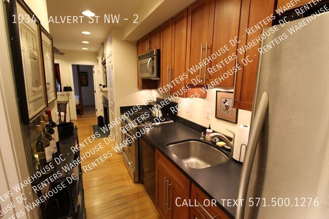 Building Photo - Charming 1-Bedroom Condo with Private Pati...