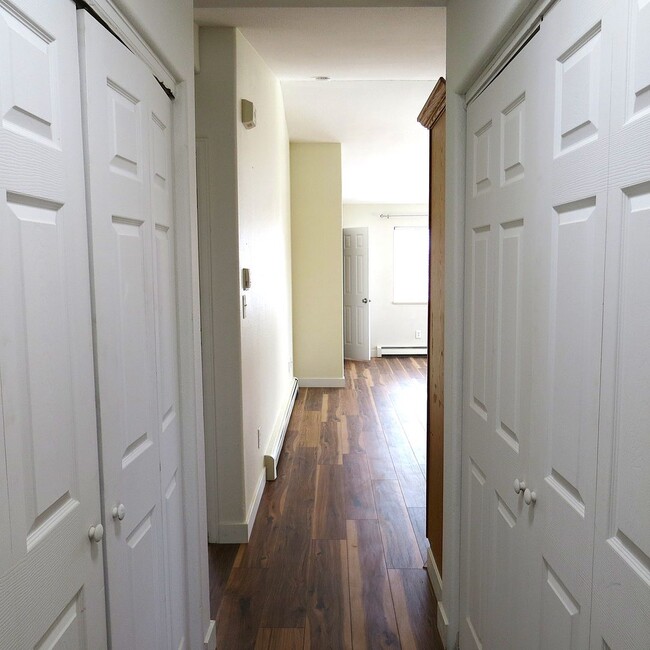 Building Photo - FREE RENT UNTIL THE END OF THE MONTH!!!