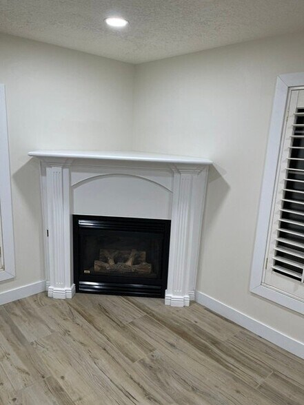 Building Photo - 1194 Hawberry Cir