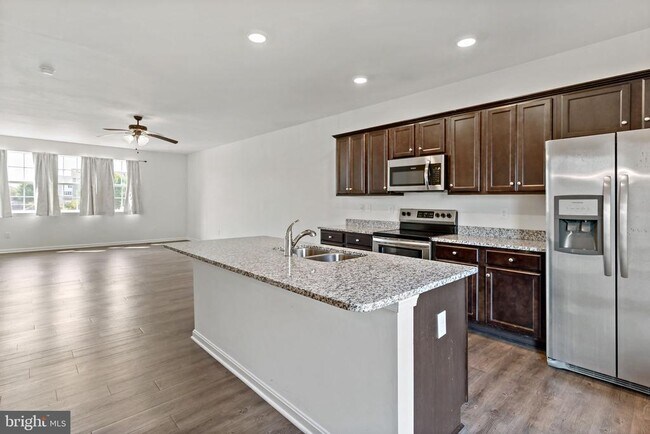 Building Photo - 162 Magellan Dr