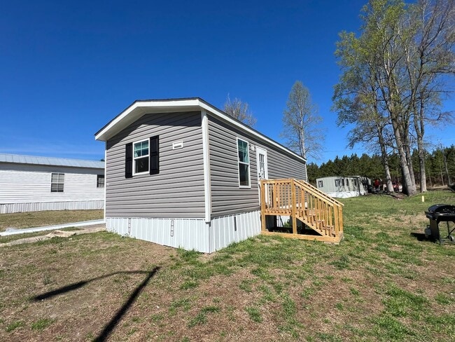 Building Photo - 1 Bedroom 1 Bath Mobile Home For Rent