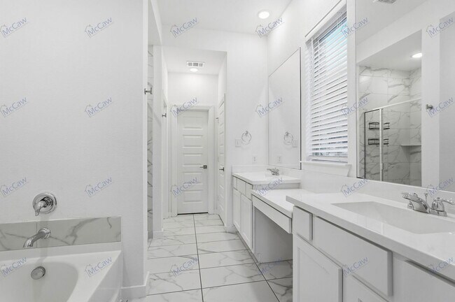 Building Photo - 5737 Miriam Dr