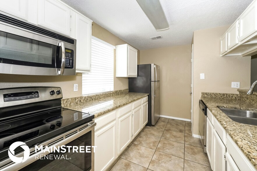 Building Photo - 7305 Shadow Bend Dr