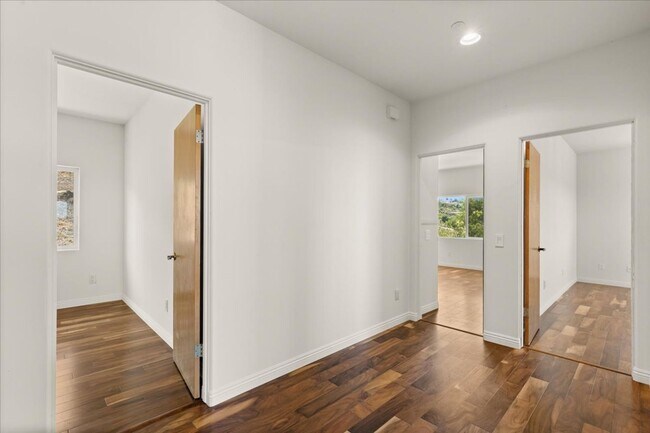 Building Photo - Vista Panoramic View 6 Bedroom 4.5 Bathroom Home for Rent