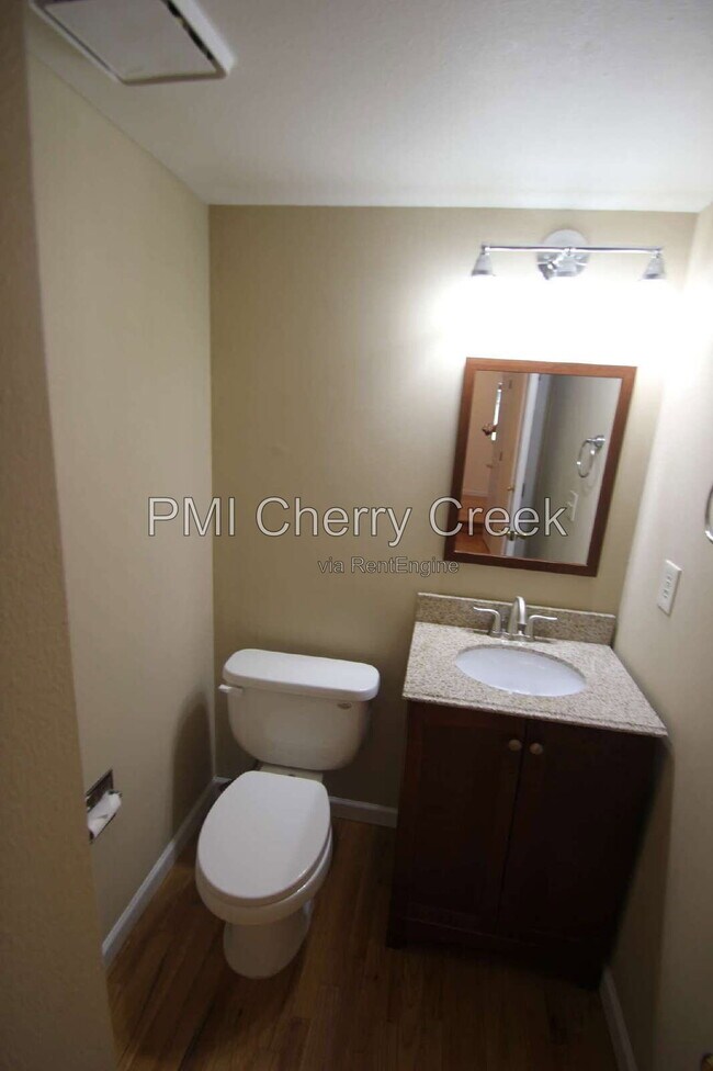 Building Photo - 9800 Foxhill Cir