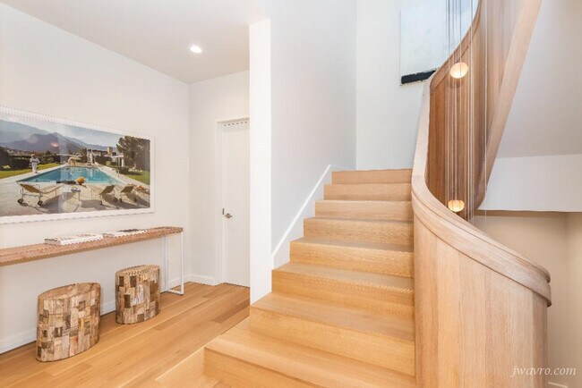 Building Photo - 17 Guy Pl