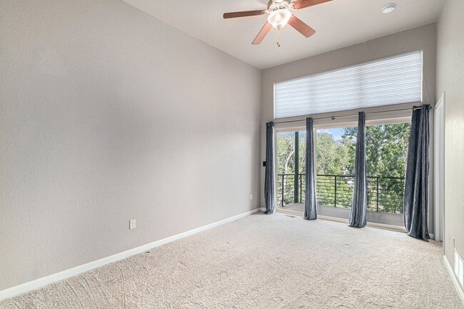 Building Photo - Creekside Townhome with Balconies on Every...
