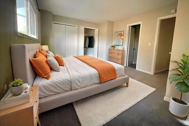 Building Photo - 219 N Race St