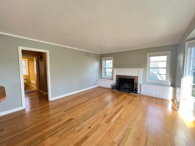 Building Photo - 4643 NE 38th Ave