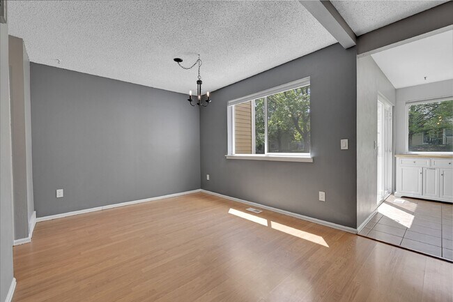 Building Photo - $2,800 - 3 Bed,  2.5 Bath Townhome in Arva...