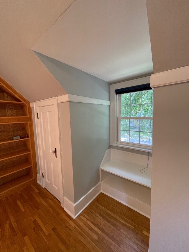 Building Photo - 2318 Storm St