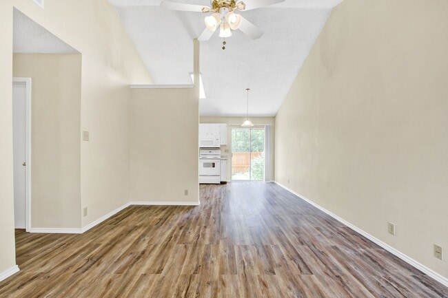 Building Photo - Move-In Ready Condo with Open Layout