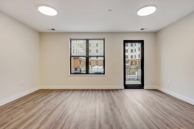 Building Photo - 416 Highland Ave
