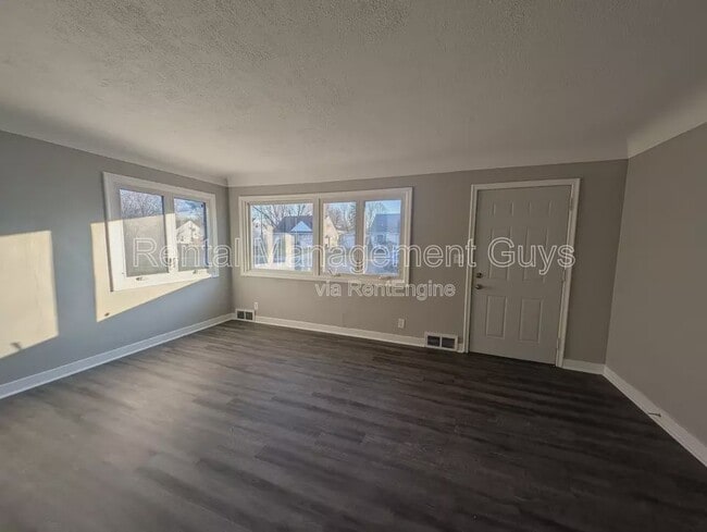 Building Photo - 1093 Breen St