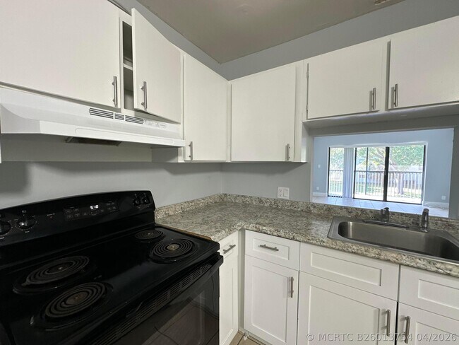 Building Photo - 4819 Arjaro Dr