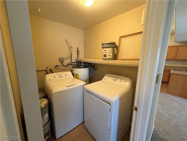 Building Photo - 2060 Rancho Lake Dr