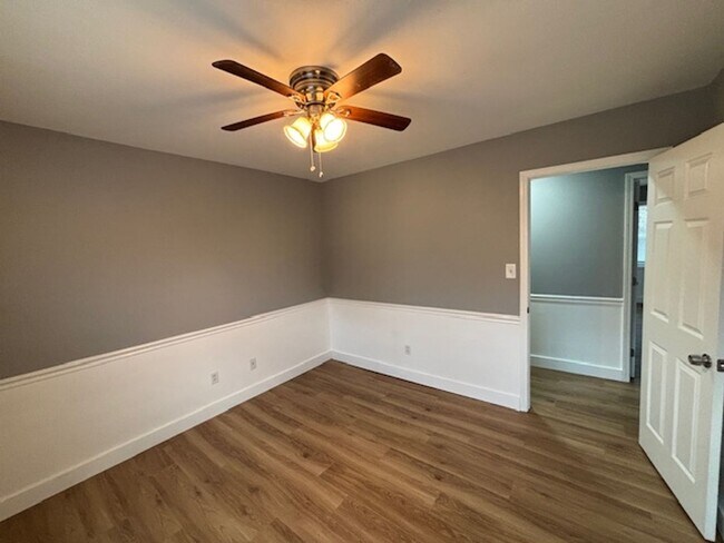 Building Photo - Updated Remodeled Large Open Split-Level Home with Full Finished Basement!