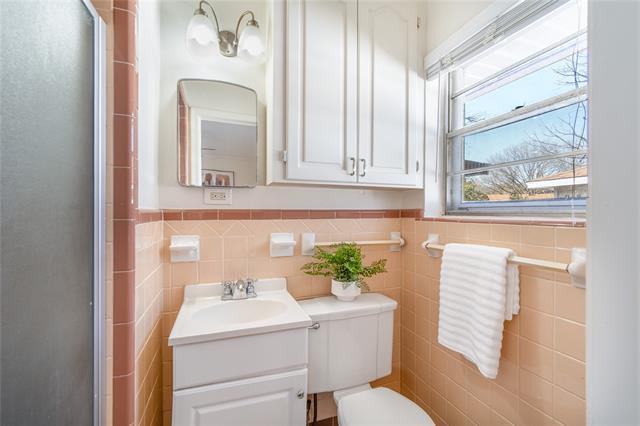 Building Photo - 2107 Healey Dr