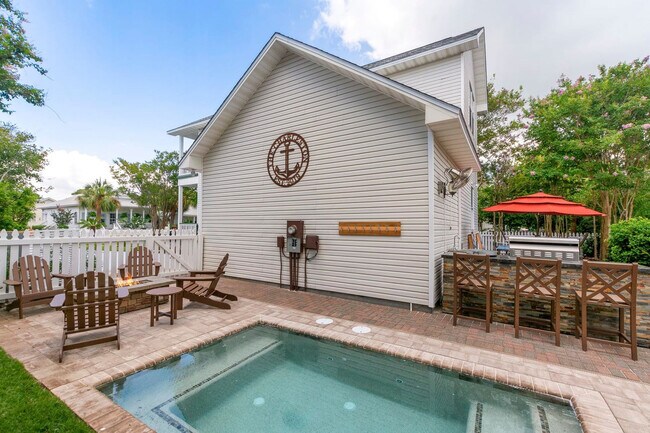 Building Photo - 4465 Clipper Cove