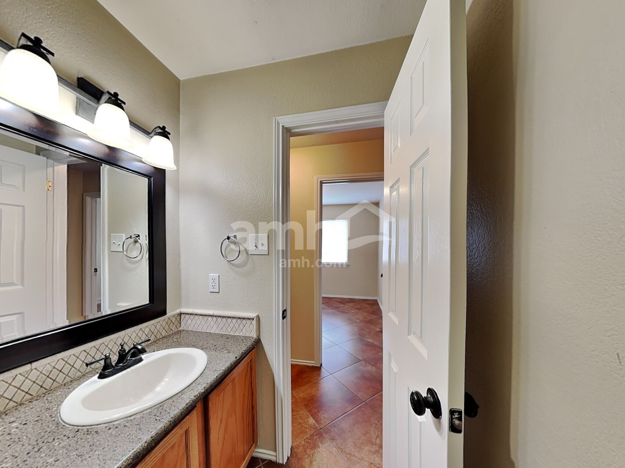 Building Photo - 216 Fall Creek Dr