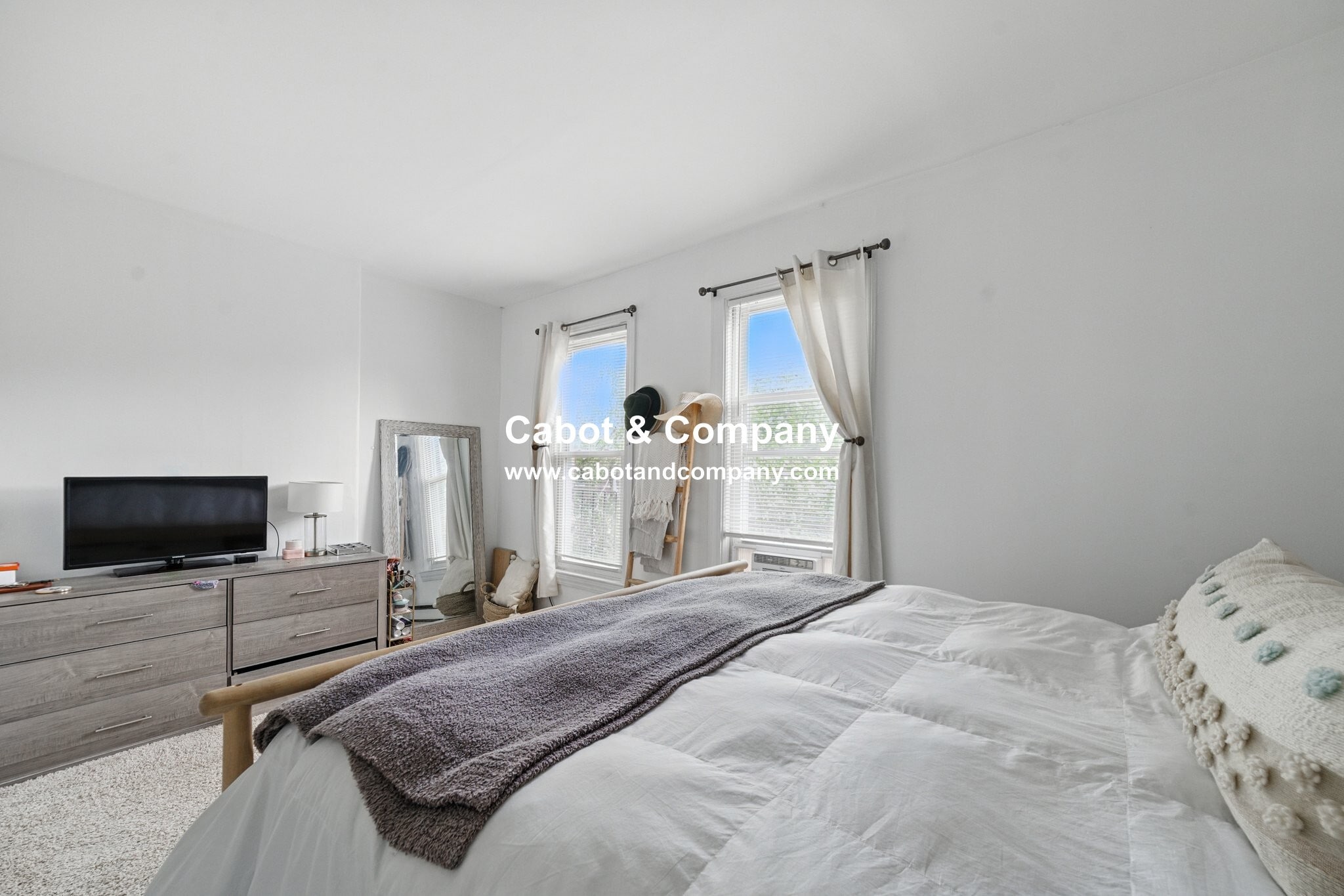 Building Photo - 104 Appleton St