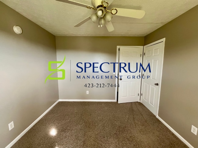 Building Photo - Now accepting applications - Large 4 bedroom 2 bath single family home Dandridge, TN