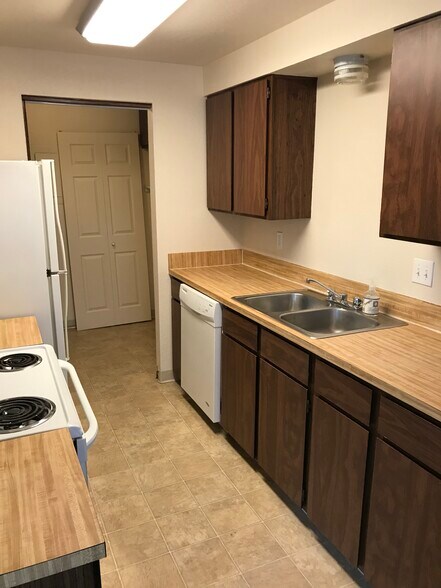 Building Photo - 6923 W Grunder St