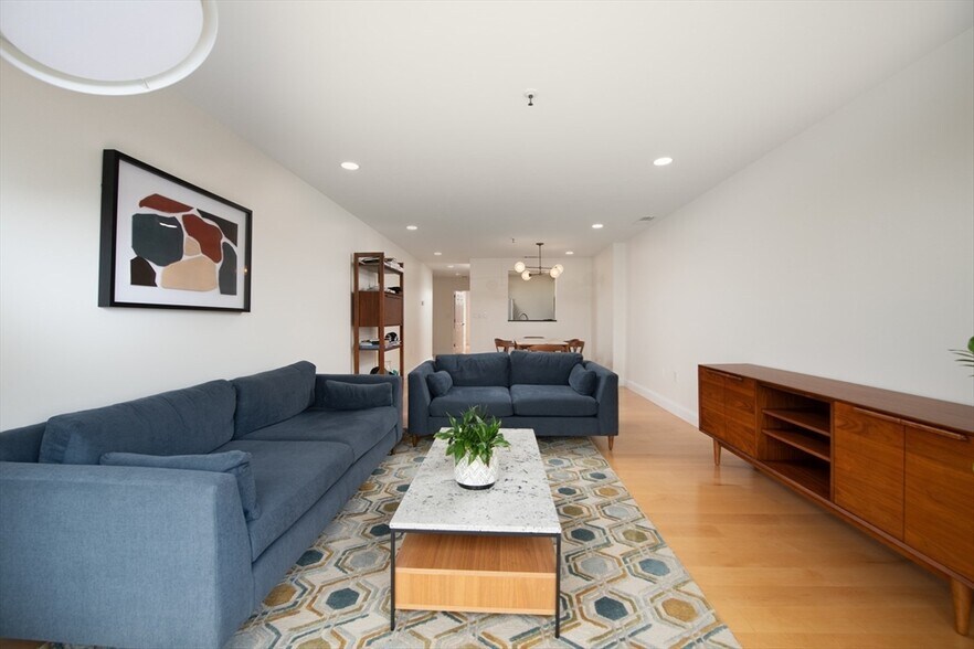 Building Photo - 6 Canal Park