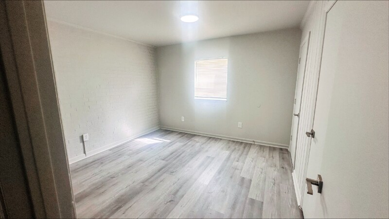 Building Photo - 2560 La Deara Crest Ln