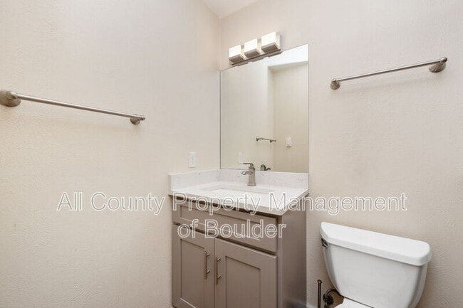 Building Photo - 2211 Spruce St
