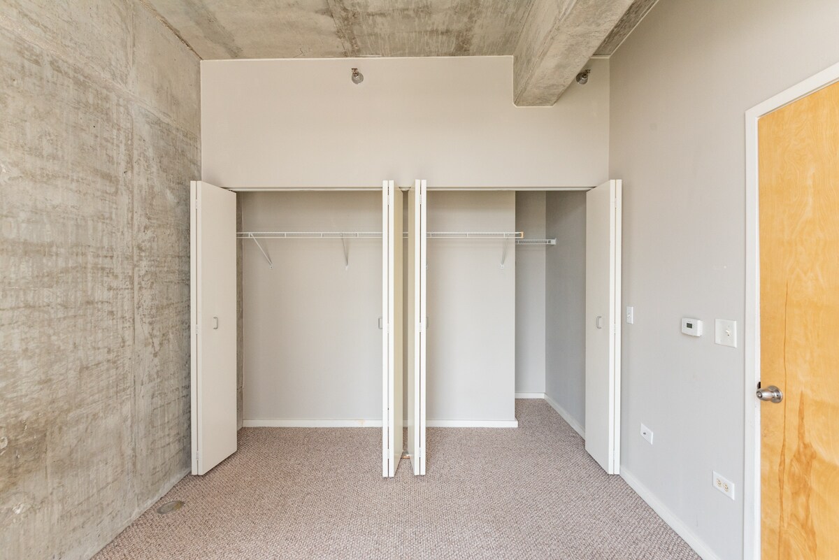 Building Photo - 1620 S Michigan Ave