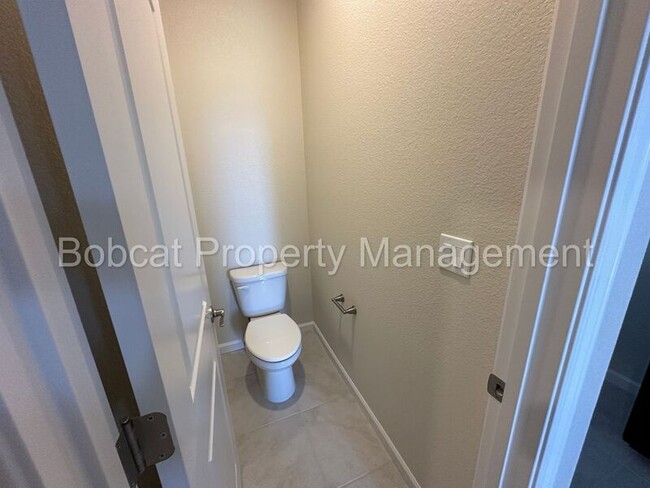 Building Photo - 862 Furlong Dr
