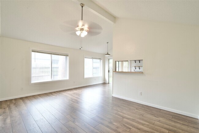 Building Photo - 10810 Parkland Woods Dr