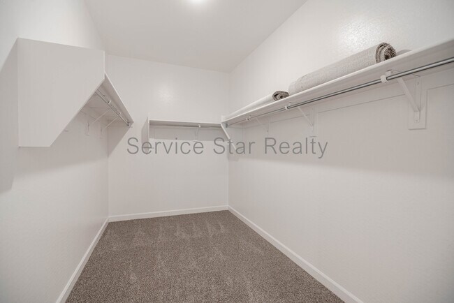 Building Photo - 5549 E Cinder Ln
