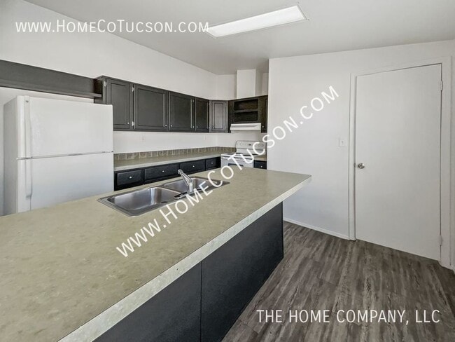 Building Photo - 3171 W Jusnic Cir