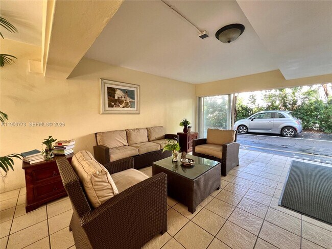 Building Photo - 255 Sunrise Dr