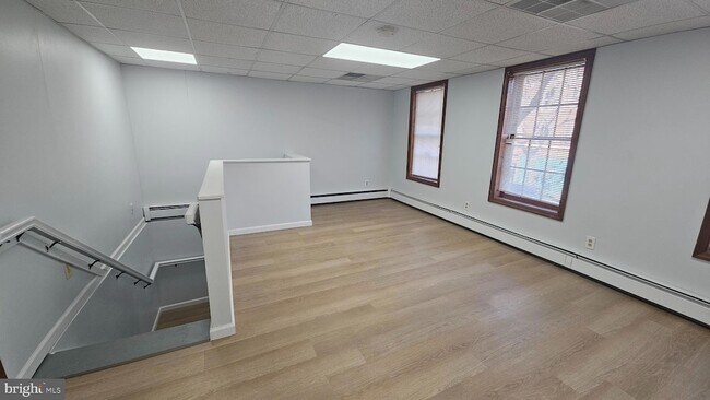 Building Photo - 117 S Warren St