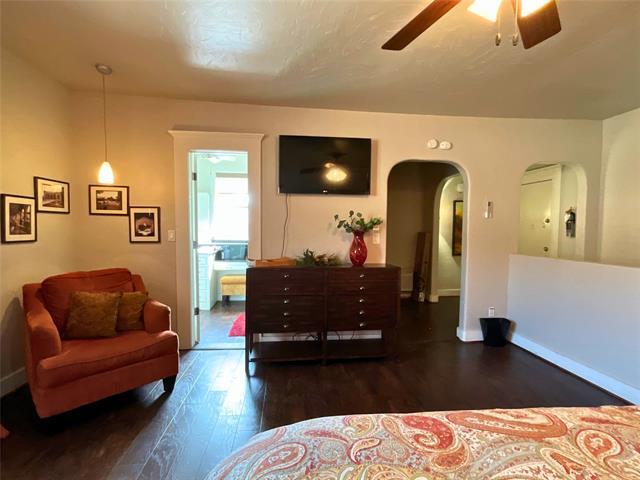 Building Photo - 104 NE 2nd St