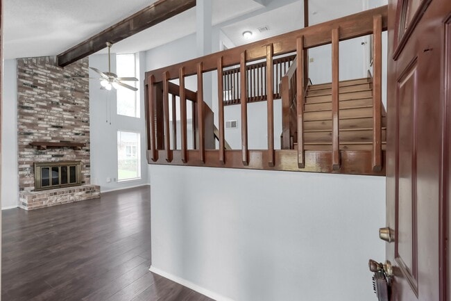 Building Photo - 35 Maywind Ct