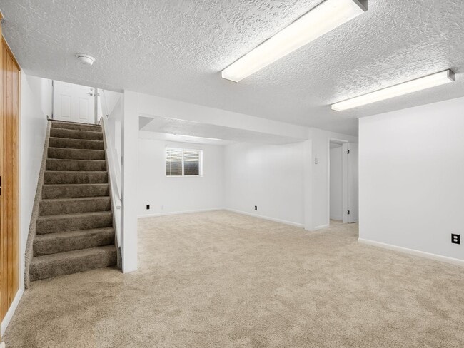 Building Photo - Beautiful home for rent!