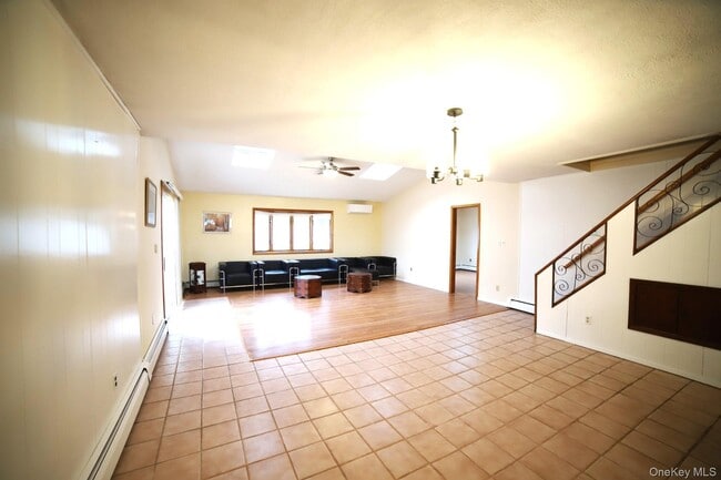 Building Photo - 7 7th St