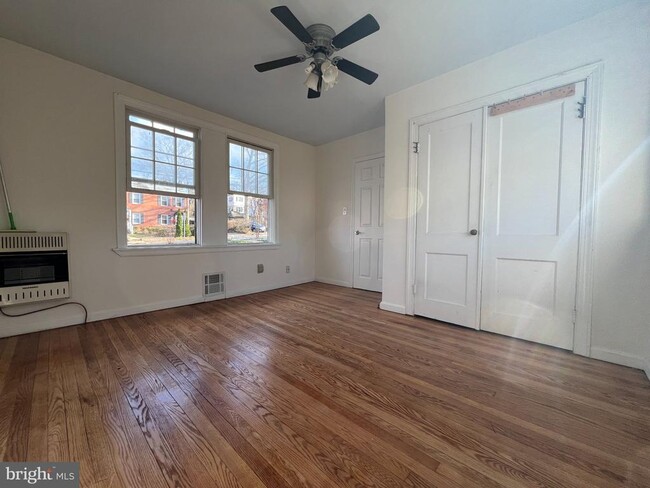 Building Photo - 5810 Mt Vernon Dr