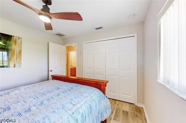 Building Photo - 923 SW 28th Terrace