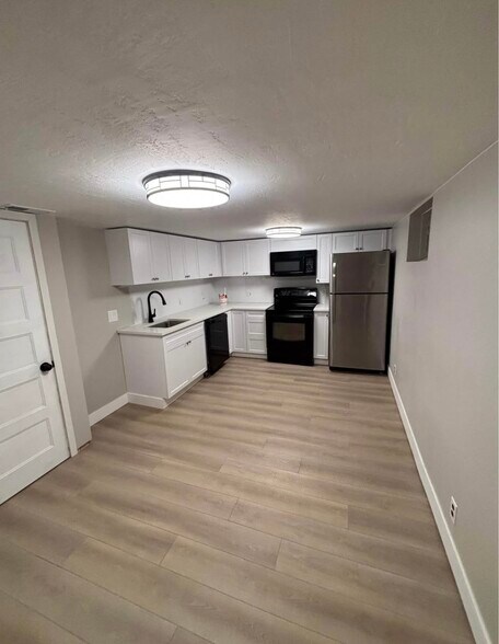 Building Photo - 552 E 250 N