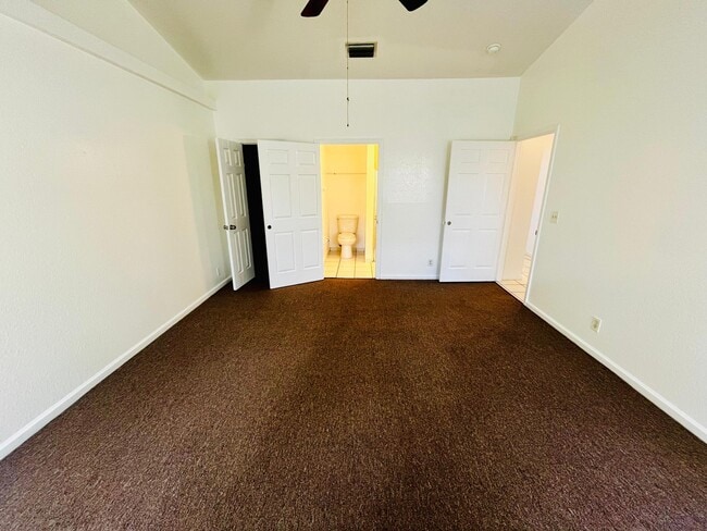 Building Photo - 13711 Yarmouth Ct
