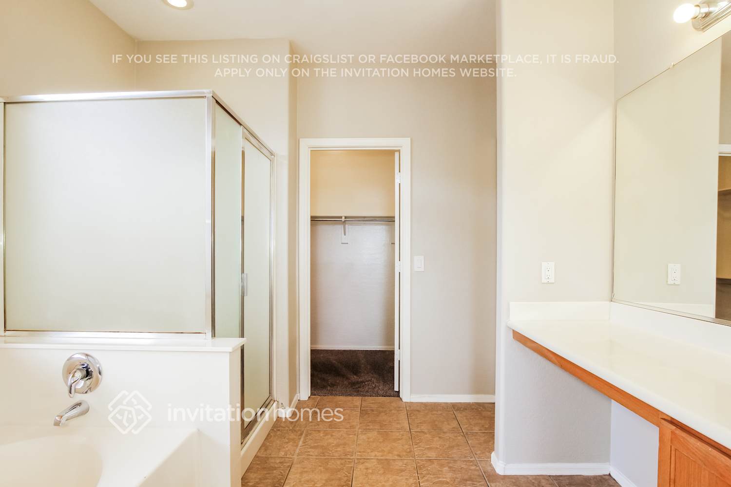 Building Photo - 3213 S 103rd Dr